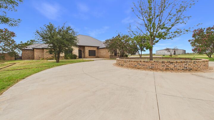 Property Photo:  7901 N County Road 2140  TX 79415 
