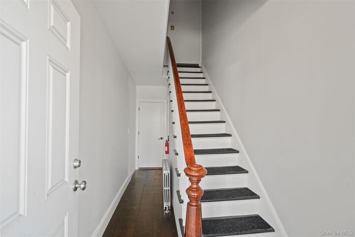 Property Photo:  352 Willett Avenue 2  NY 10573 