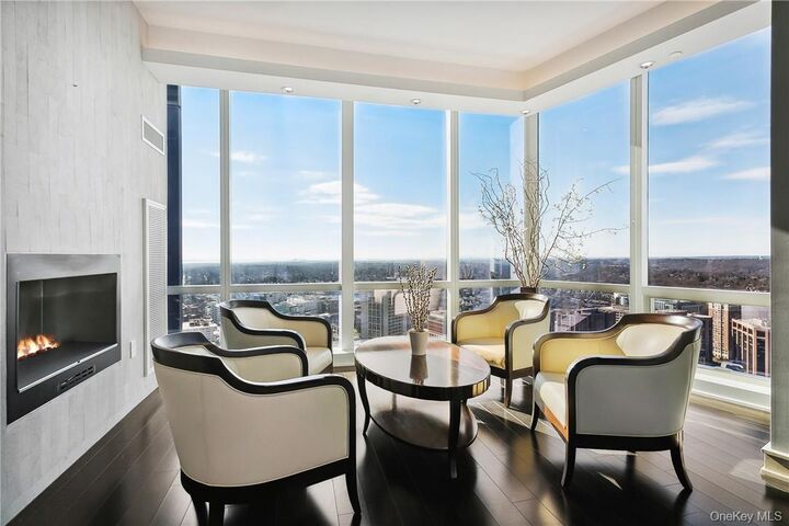 Property Photo:  5 Renaissance Square Ph40c  NY 10601 