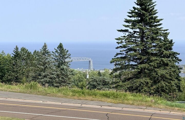 Property Photo: 1031 W Skyline Pkwy MN 55806