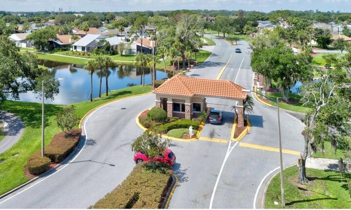 Property Photo:  3914 Atrium Drive U1  FL 32822 