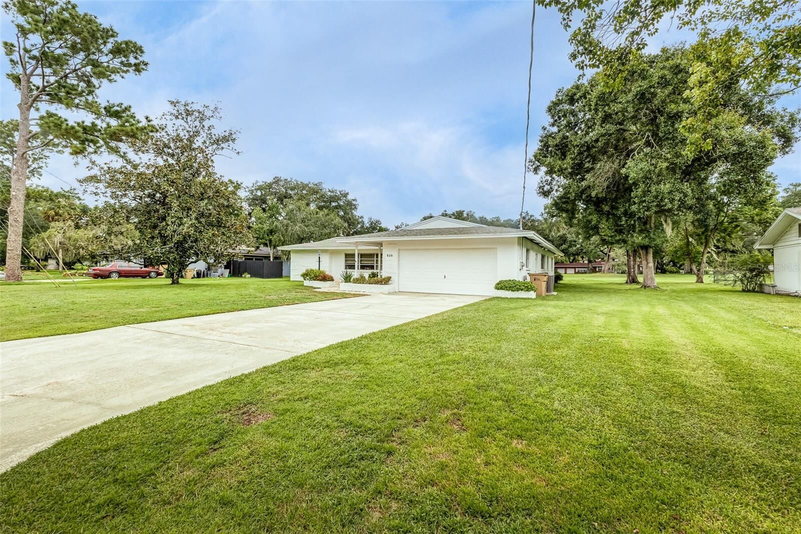 Property Photo:  936 N Riverhills Drive  FL 33617 