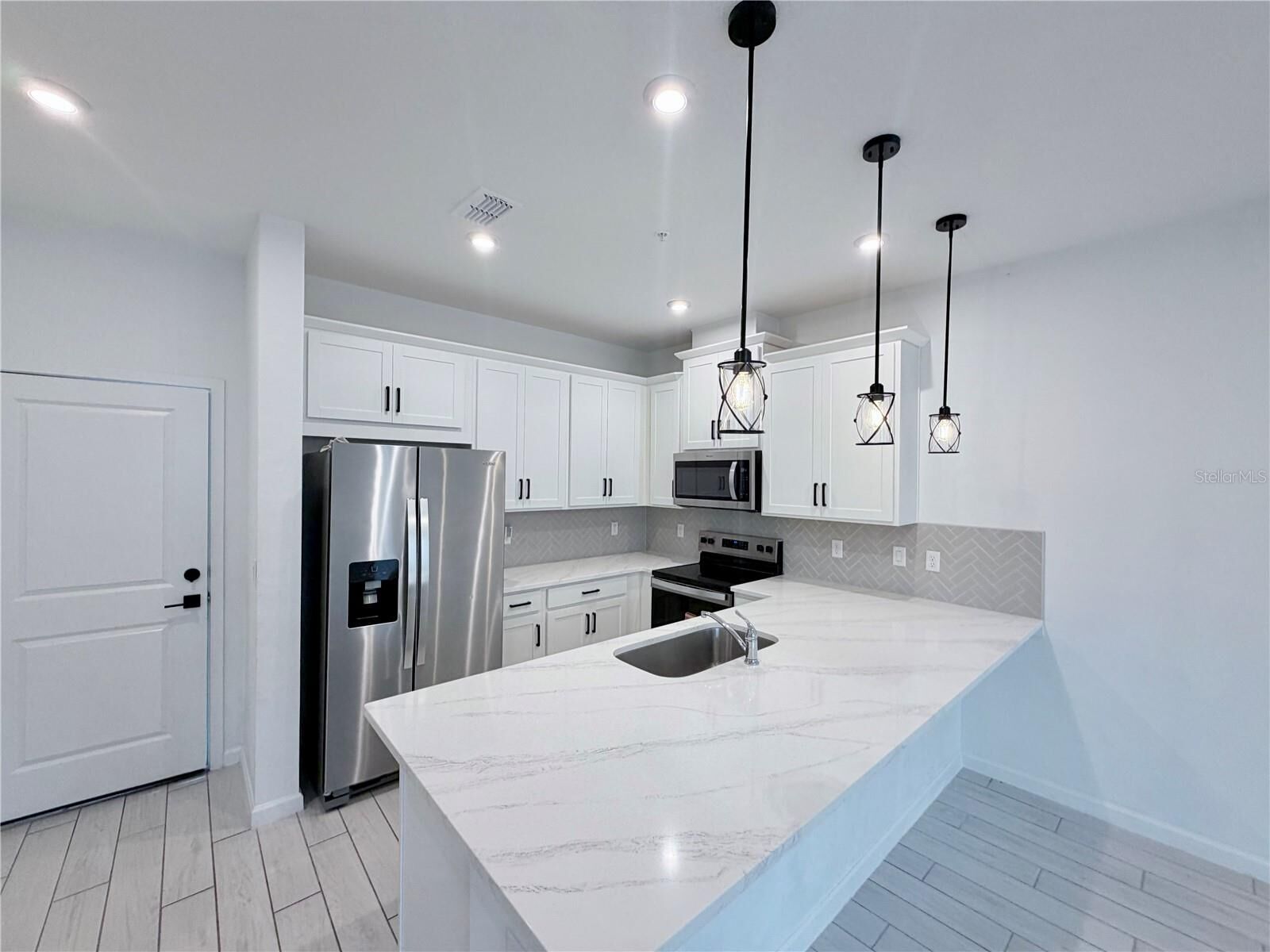 Property Photo:  9855 Walkway Dr  FL 32832 