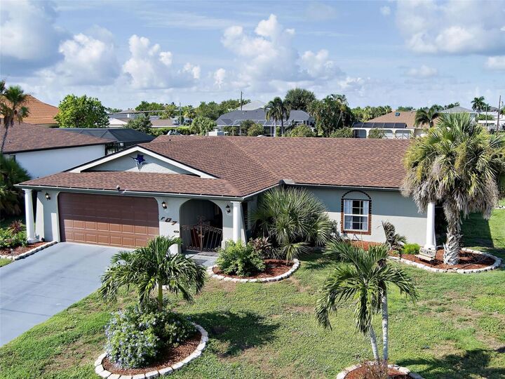 Property Photo:  107 Peckham Street SW  FL 33952 