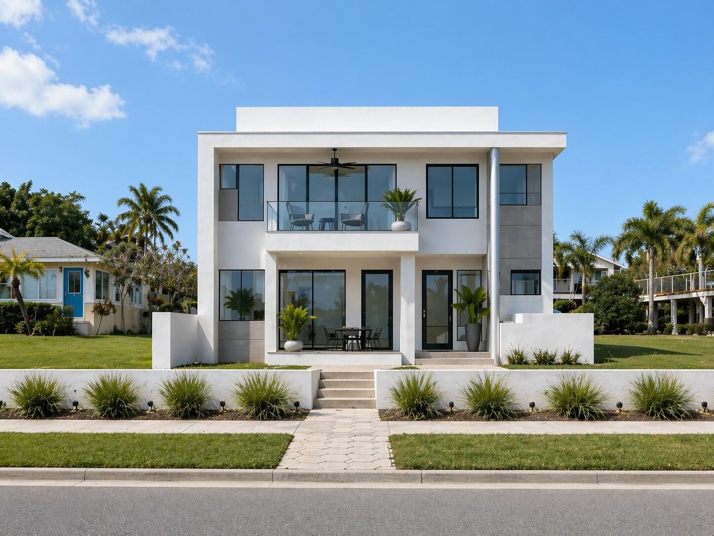Property Photo: 1817 Beach Drive SE FL 33705