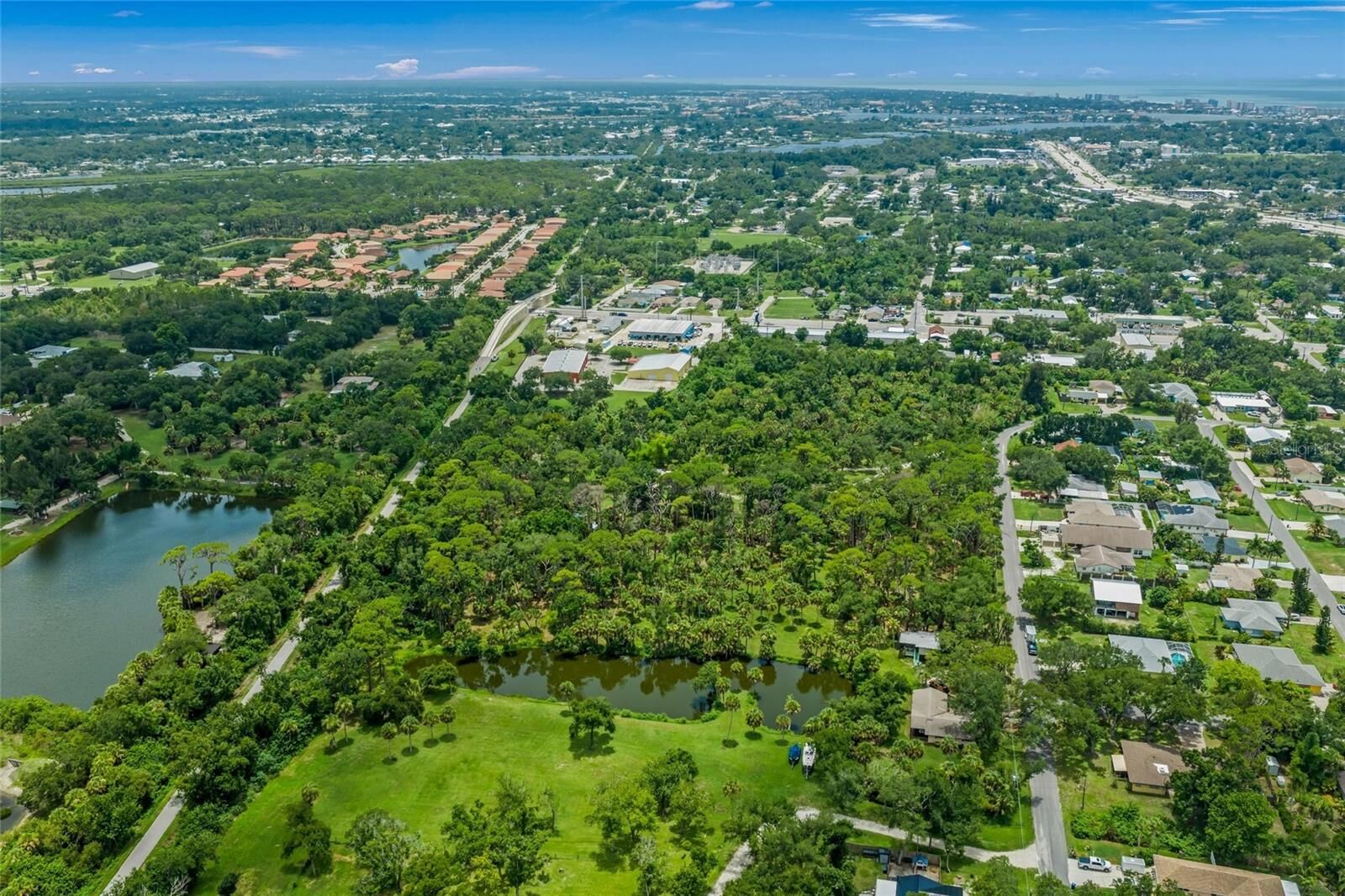 Property Photo:  1210 Twin Lakes Avenue  FL 34275 