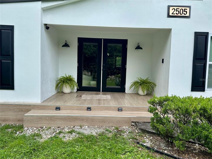 Property Photo:  2505 NE 13th Avenue  FL 34470 