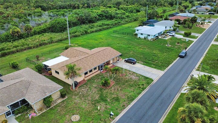 Property Photo:  27 Annapolis Lane  FL 33947 
