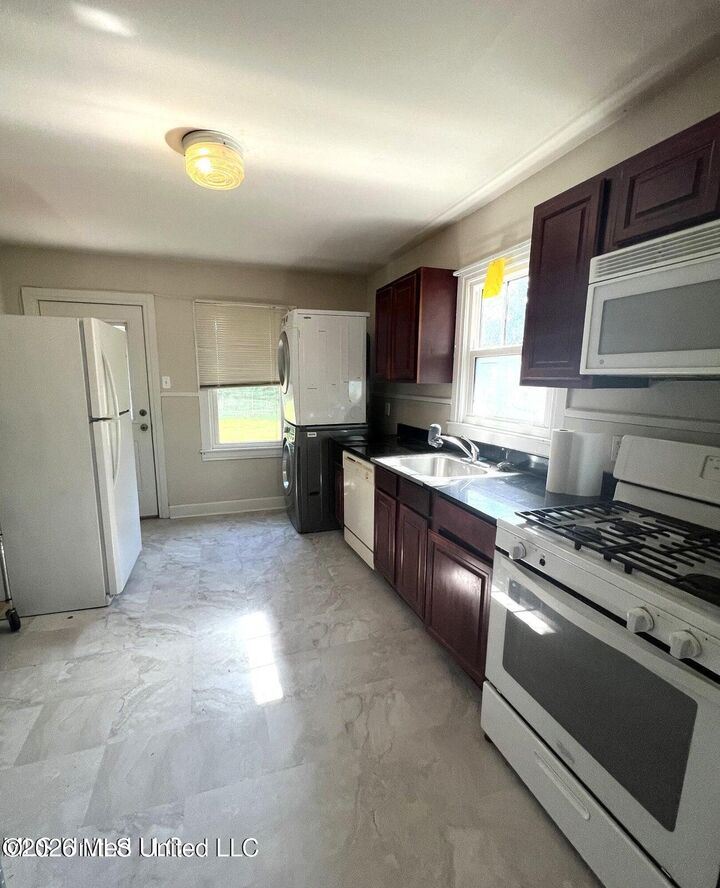 Property Photo:  1693 Vine Street  MS 39531 