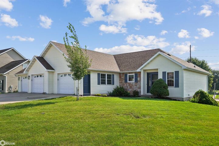 Property Photo:  2626 S 8th Street  IA 50158 