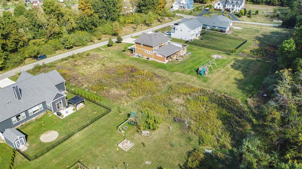 Property Photo:  5824 Trail Side Lane  MI 48189-8109 
