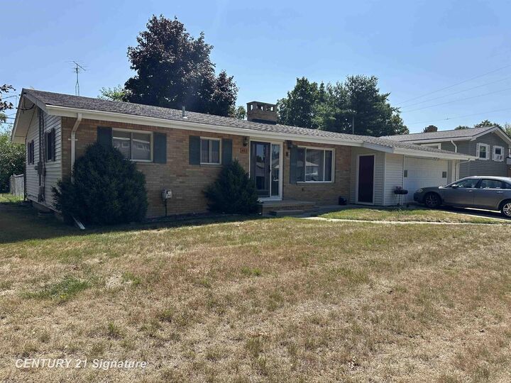 Property Photo:  412 Chestnut Street  MI 48433 
