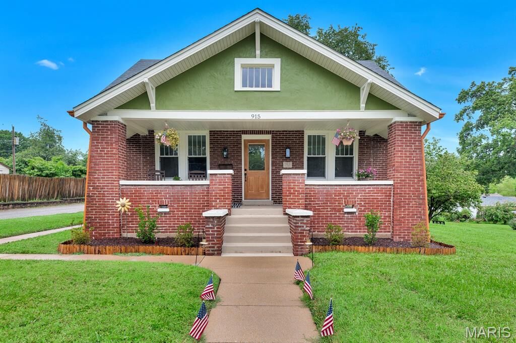 Property Photo:  915 N Kingshighway Street  MO 63301 