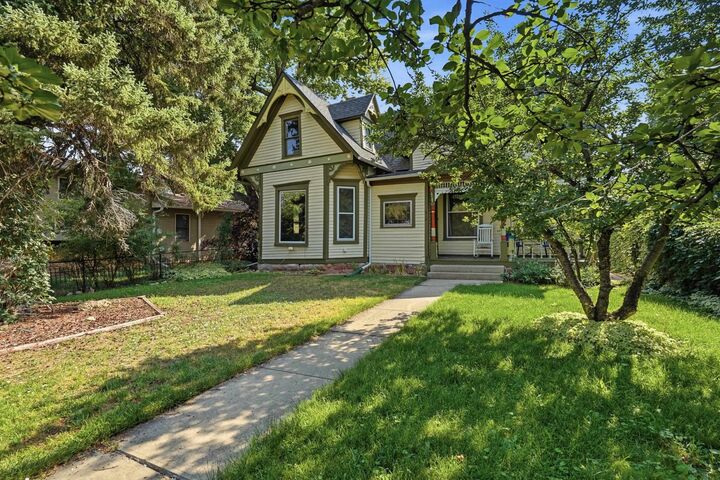 Property Photo:  814 N 8th Street  SD 57783 