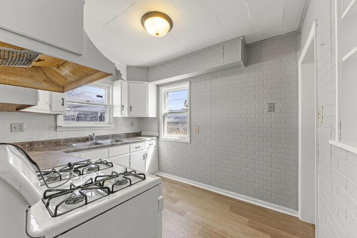 Property Photo:  803 1st Avenue  IL 60433 