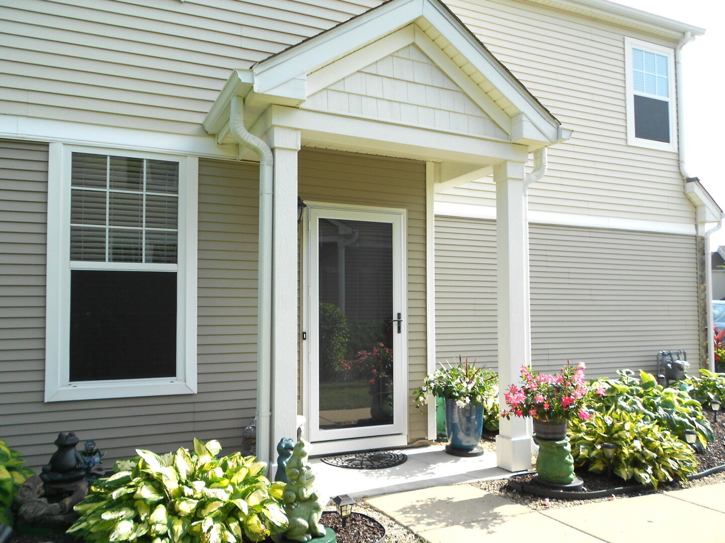 Property Photo: 1950 Cobblestone Drive IL 60110