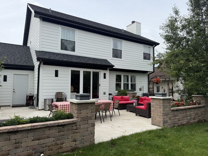 Property Photo:  1127 Yorkshire Drive N  IL 60178 