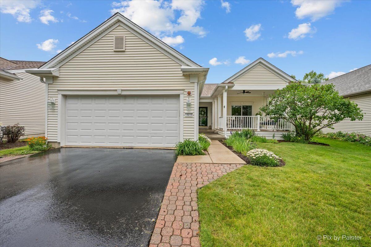 Property Photo:  13215 Oakwood Avenue  IL 60142 