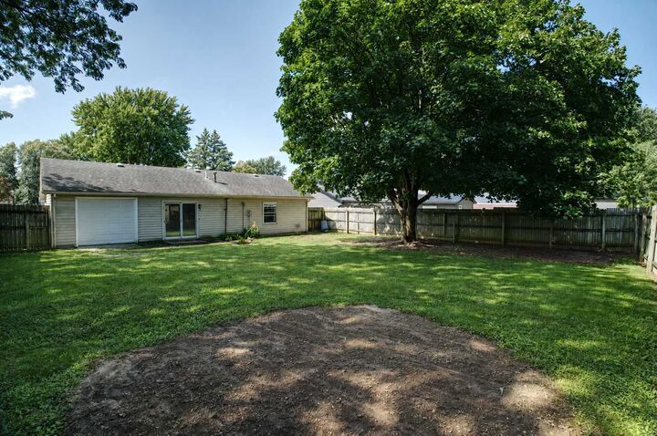Property Photo: 2210 Lafayette Terrace IA 52732
