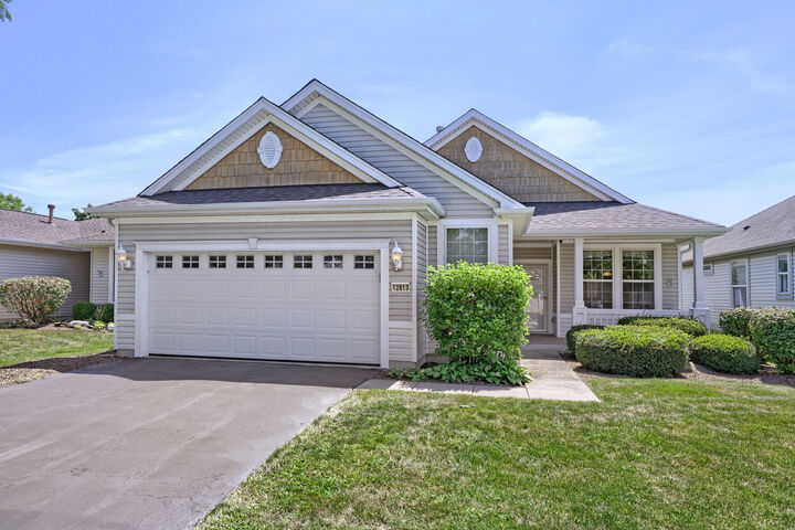 Property Photo: 12613 Oak Grove Drive IL 60142