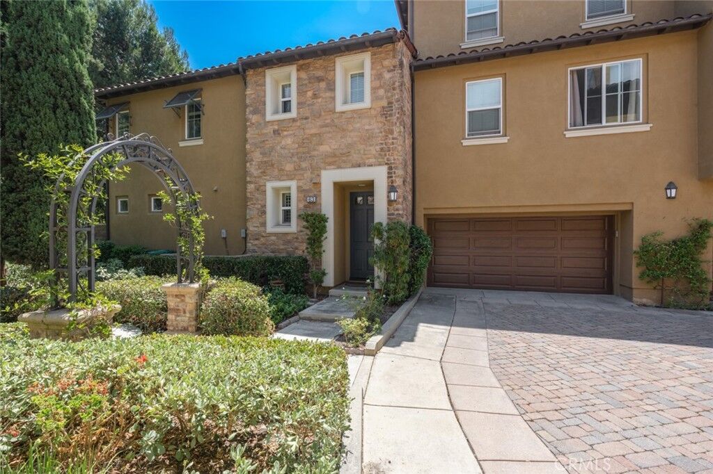 Property Photo: 63 Gingerwood CA 92603