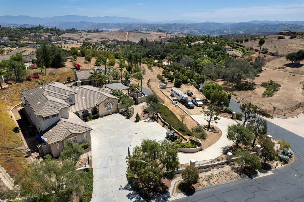 Property Photo:  5148 Minneola Drive  CA 92028 