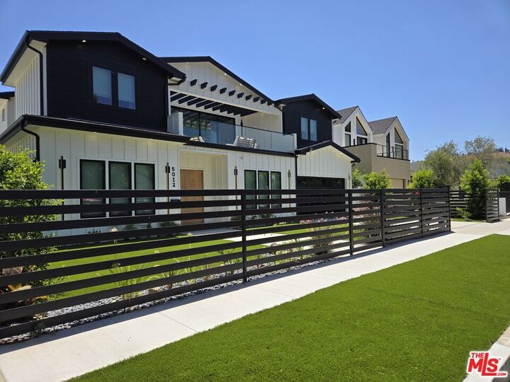 Property Photo: 5012 Enfield Avenue CA 91316