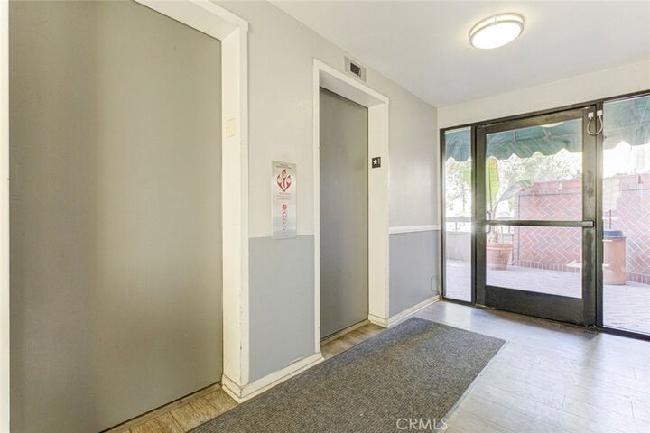 Property Photo:  460 Oak Street 203  CA 91204 