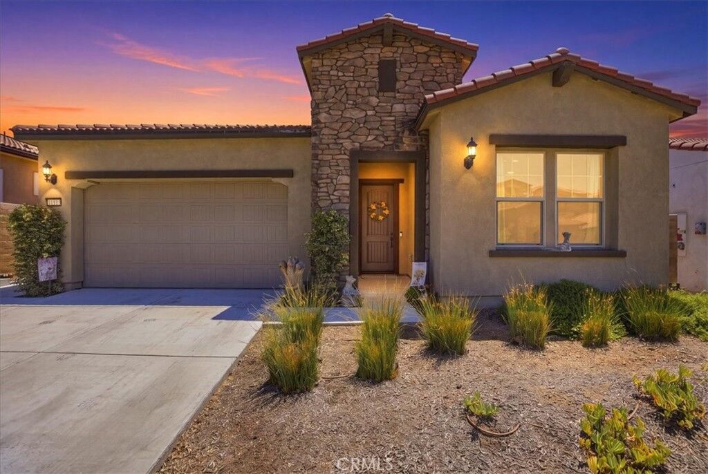 Property Photo:  11915 Sagecrest Ct  CA 92883 
