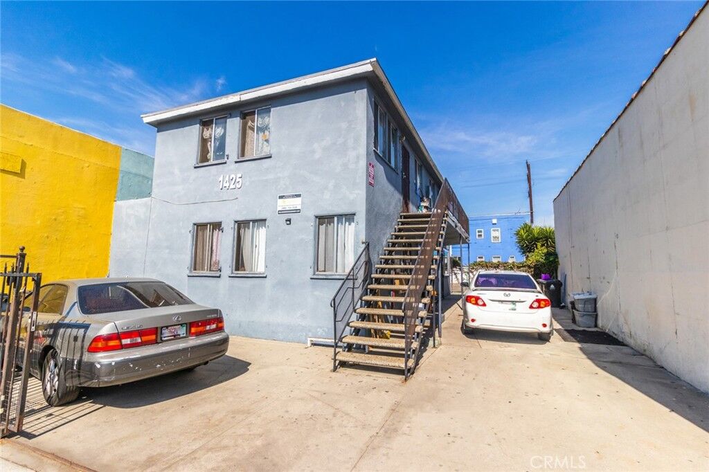 Property Photo:  1425 W Jefferson  CA 90007 