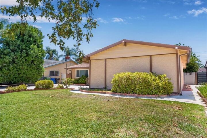 Property Photo:  23328 Bassett Street  CA 91307 