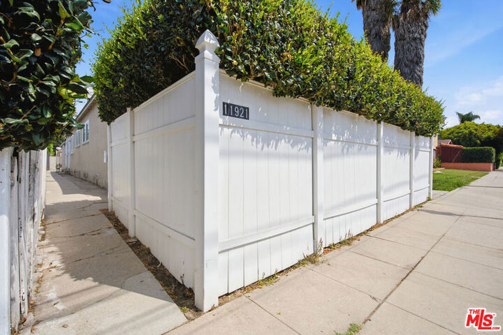Property Photo: 11921 Jefferson Boulevard CA 90230