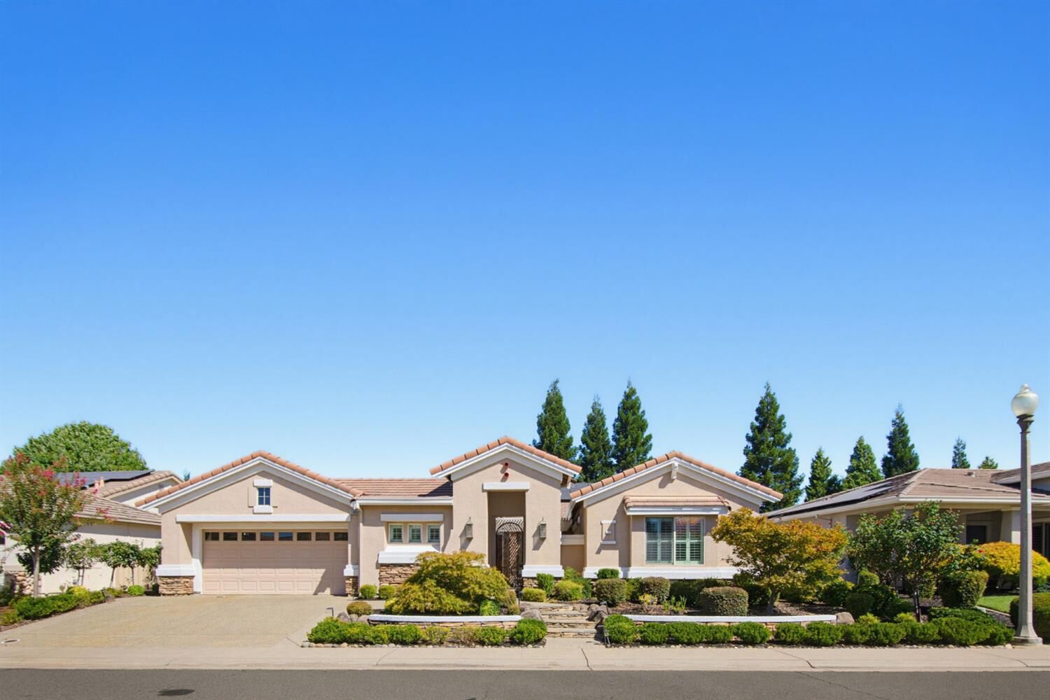 Property Photo:  1890 Homewood Lane  CA 95648 