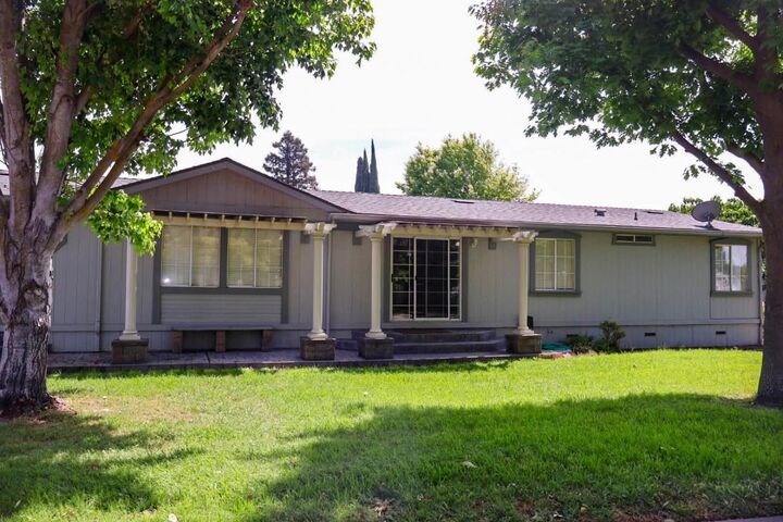 Property Photo:  8 Silverwood Court  CA 95242 