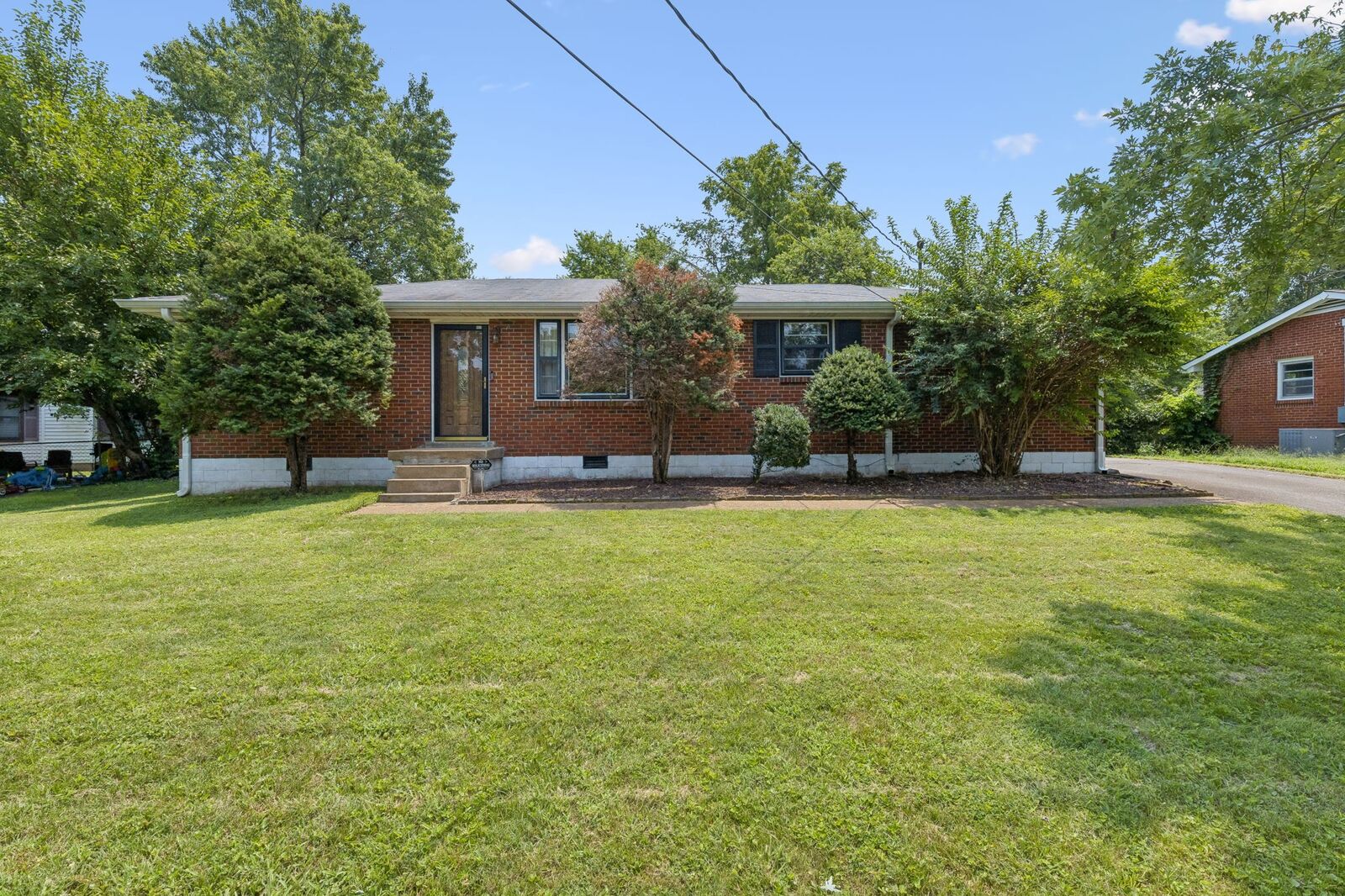 Property Photo: 431 Heney Dr TN 37214