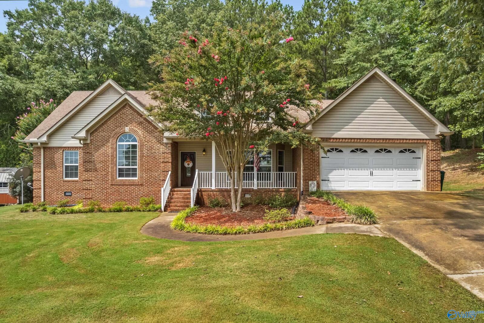 Property Photo:  125 Taylor Ridge Road  AL 35983 