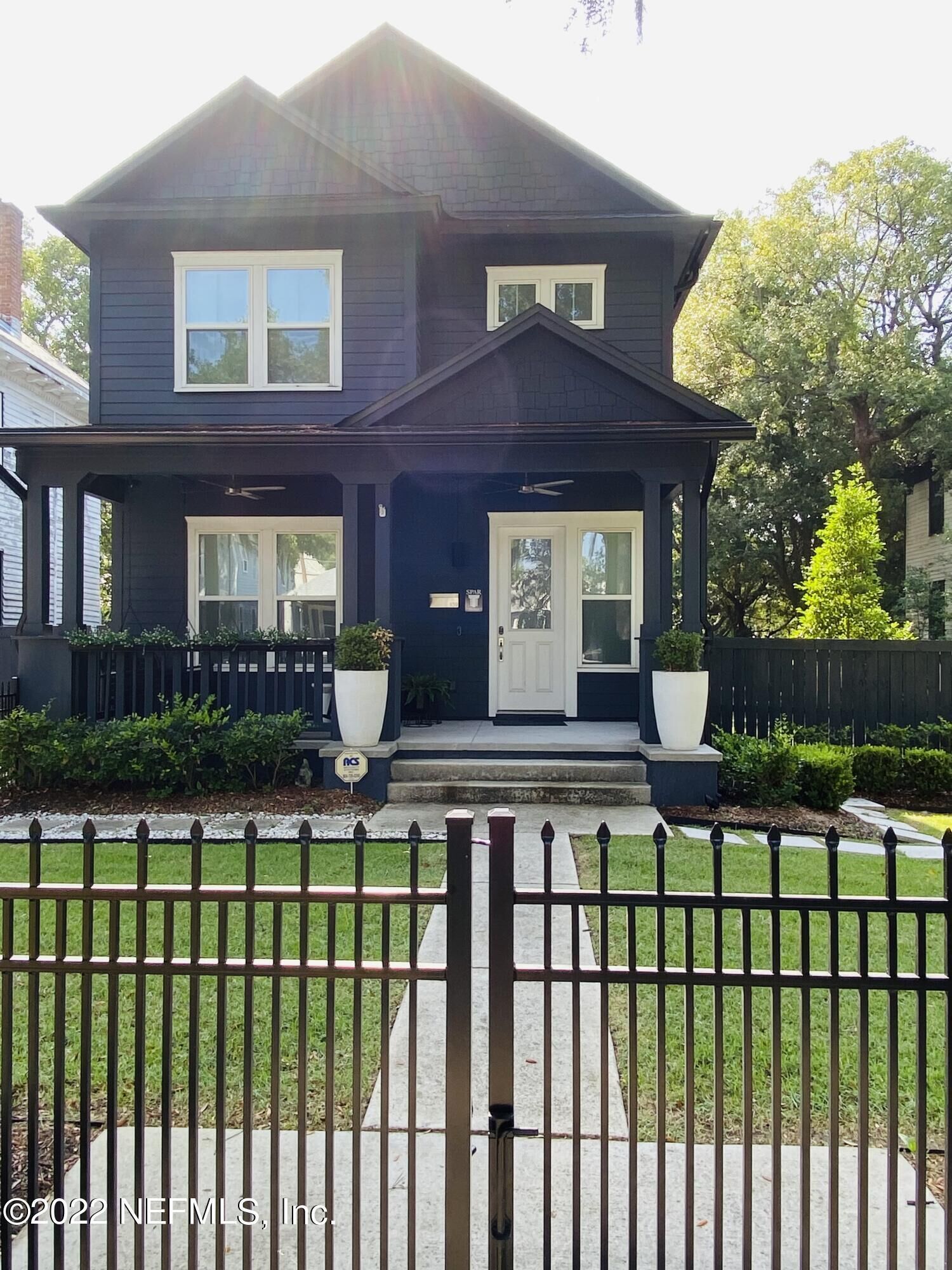 Property Photo:  1139 N Market Street  FL 32206 