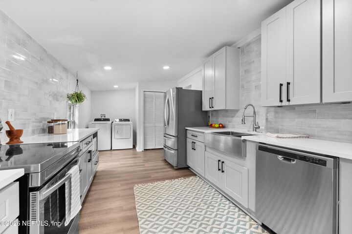Property Photo: 7900 Hardwood Landing Road FL 32205