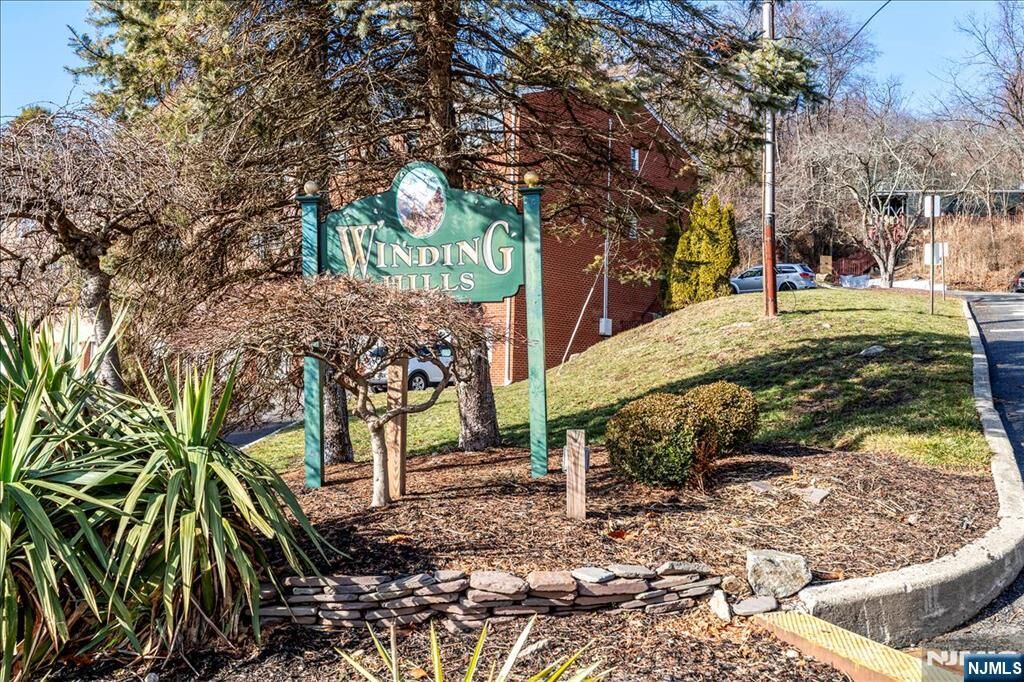 Property Photo:  100 Pierson Miller Drive F32  NJ 07442 