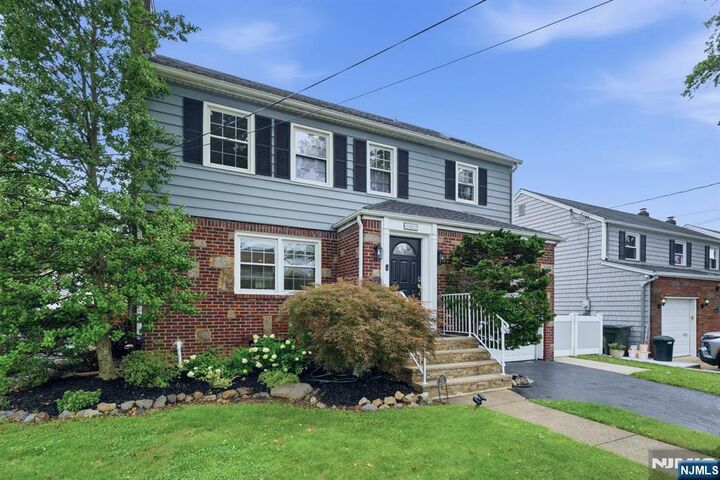 Property Photo:  102 Mortimer Avenue  NJ 07070 