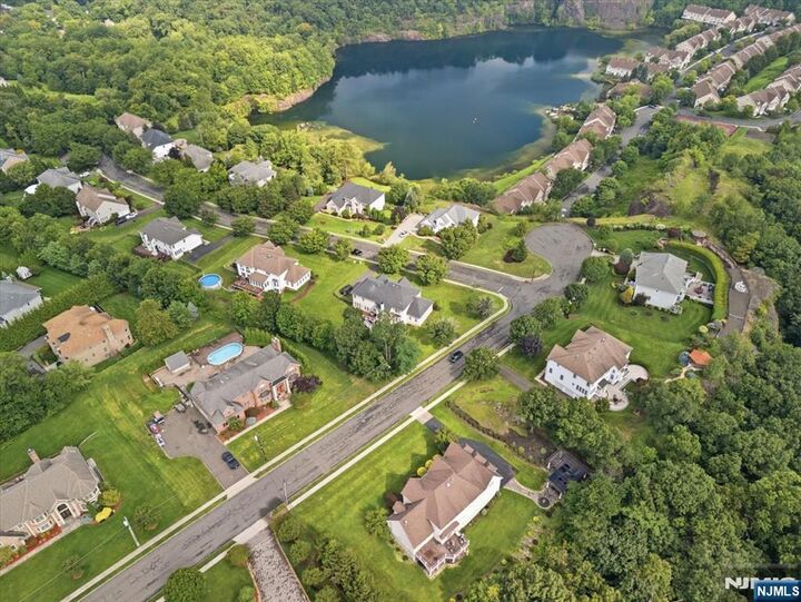 Property Photo:  1 Cedar Court  NJ 07508 