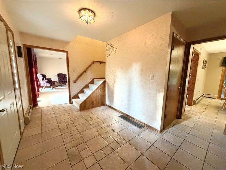 Property Photo: 1406 Henn Hyde Road NE OH 44484