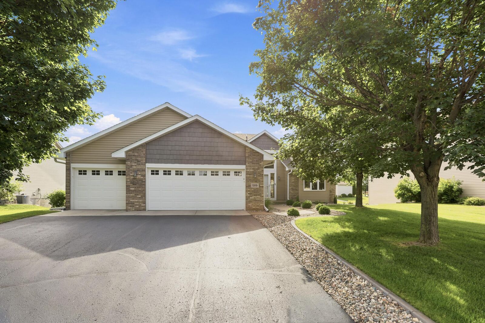Property Photo: 1315 Oakwood Lane MN 55341