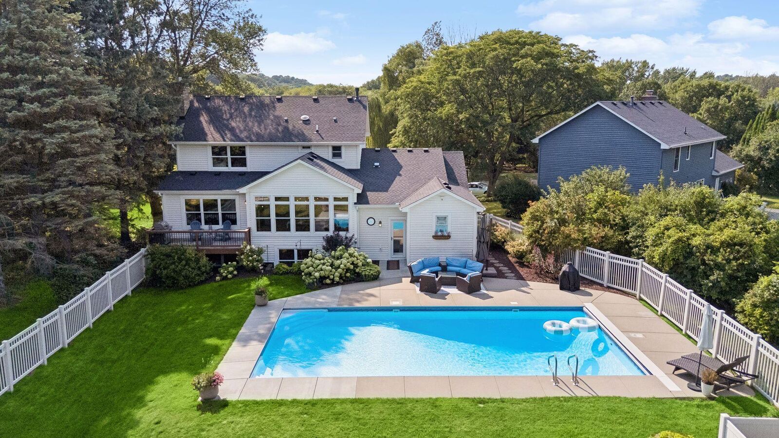 Property Photo:  210 Piedmont Court  MN 55317 