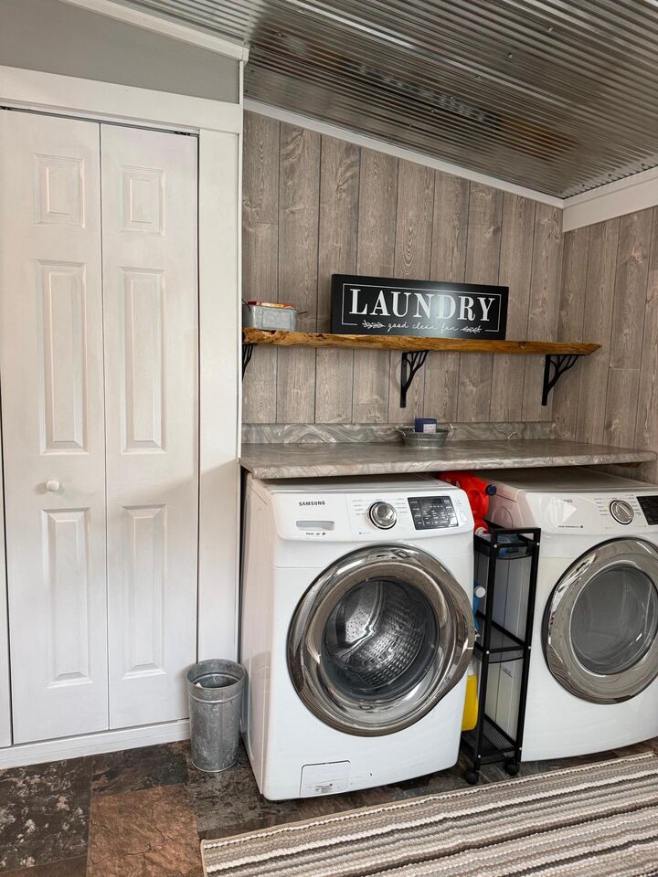 Property Photo:  352 3rd Avenue S  ND 58012 