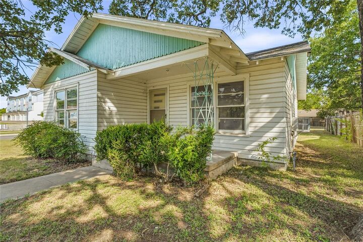 Property Photo: 431 W Collins Street TX 76401