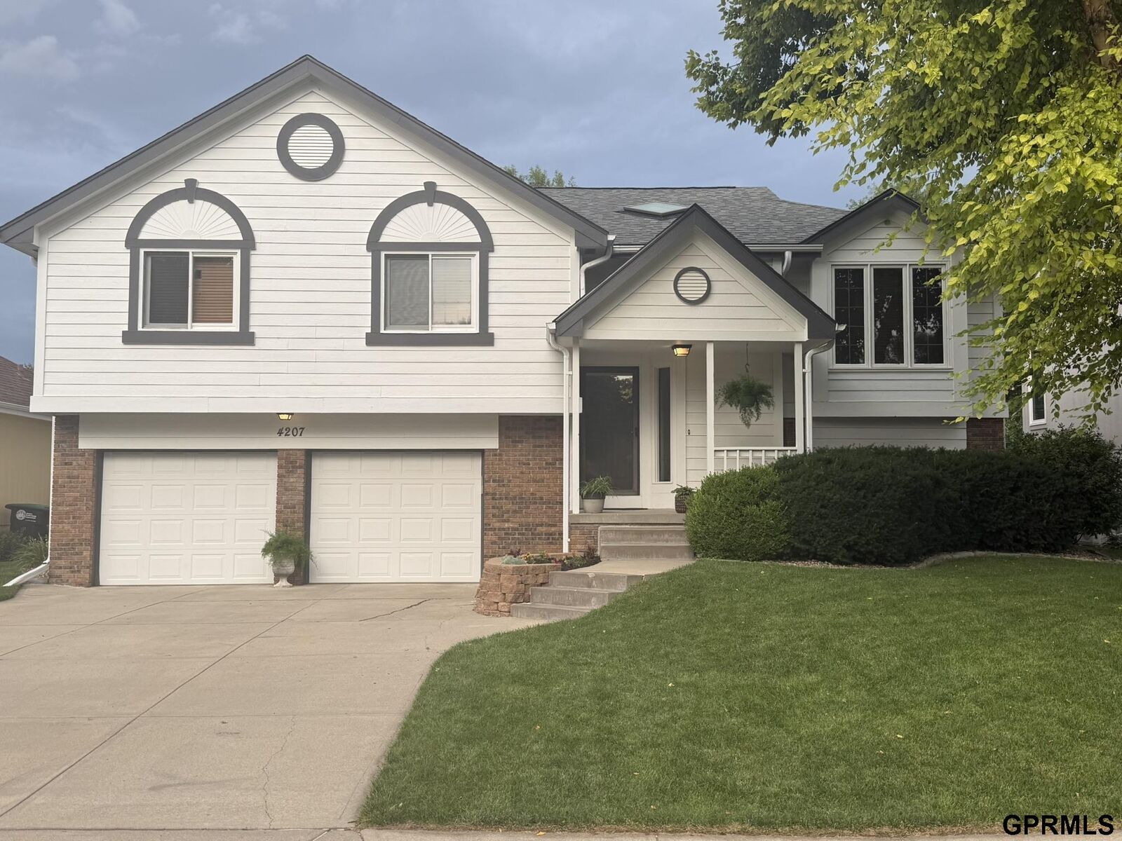 Property Photo: 4207 S 148th Street NE 68137