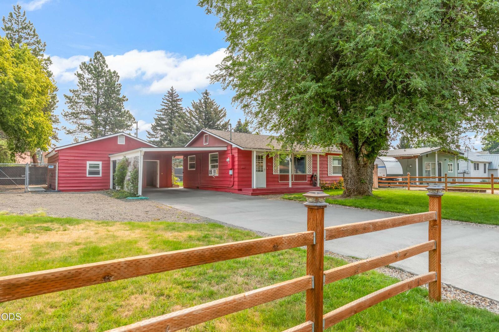 Property Photo:  796 NE Dunham Street  OR 97754 