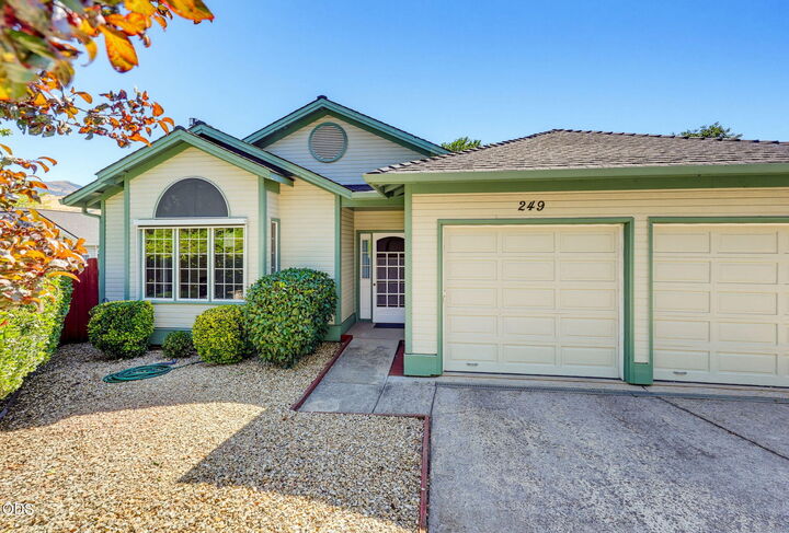 Property Photo: 249 N Wightman Street OR 97520