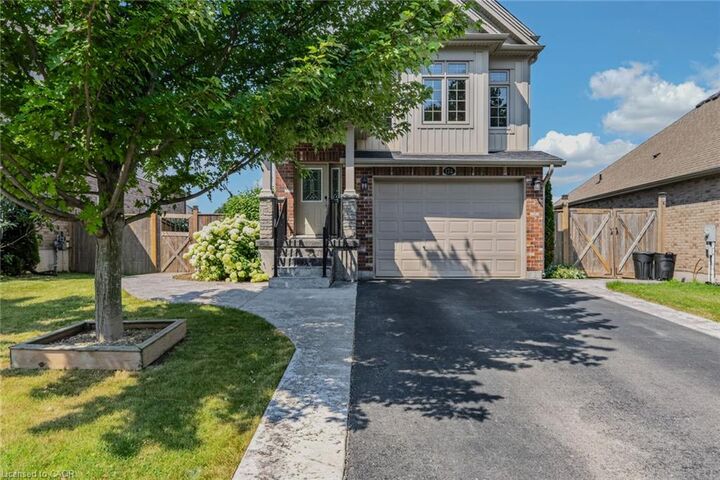 Property Photo:  174 Woodway Trail  ON N3Y 0B8 